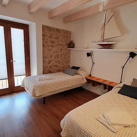 Sleeps 5 With Pool Air Con And Wifi