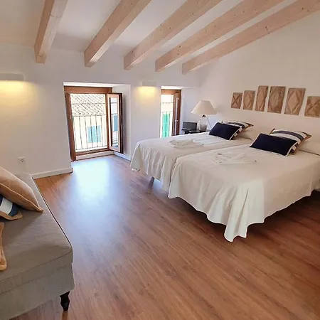 Sleeps 5 With Pool Air Con And Wifi Villa Pollenca