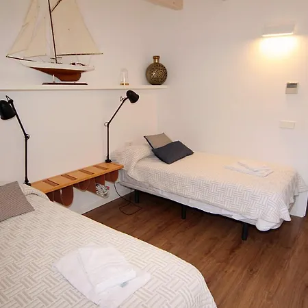 Sleeps 5 With Pool Air Con And Wifi Pollenca